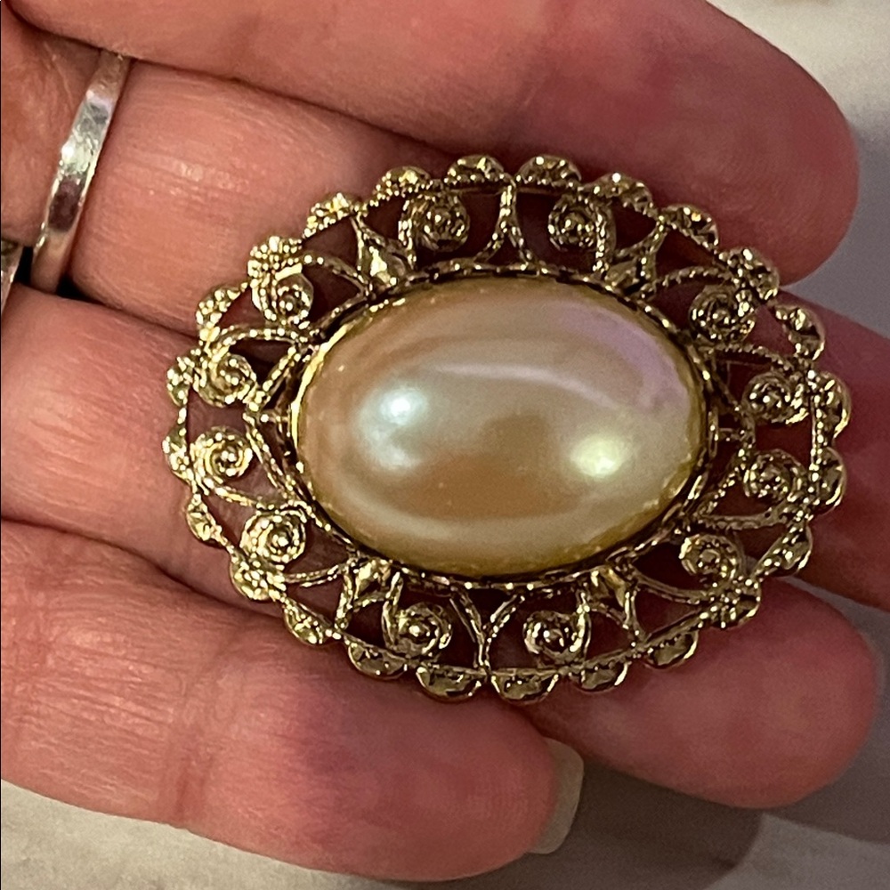 Gold-Tone Filigree Brooch with Oval Pearl Accent - Women's Brooch